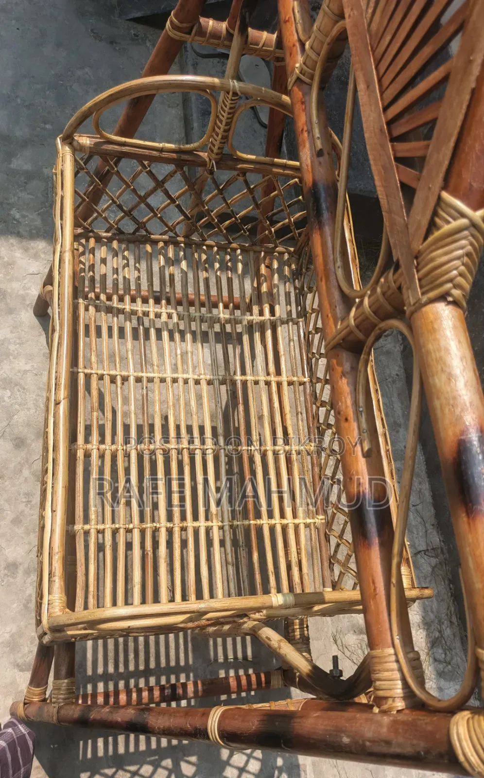 বাচ্চাদের বেতের দোলনা বিক্রি করা হবে