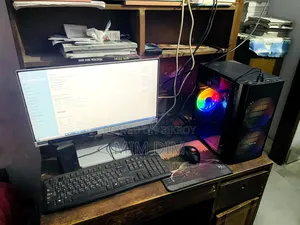 Desktop Computer Lenovo 8GB Intel Core i3 SSD 1TB