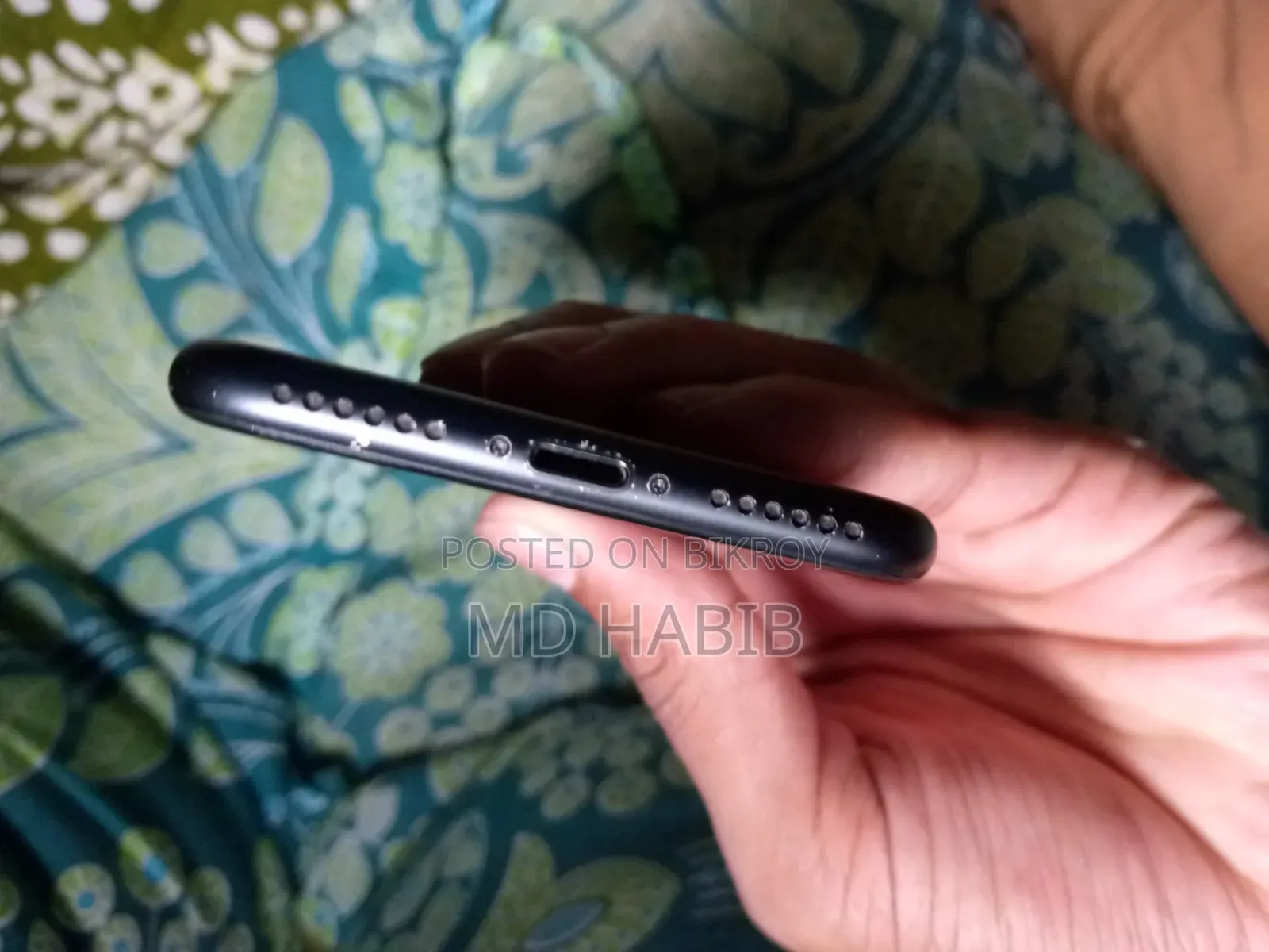 অ্যাপল আইফোন ৭ ১২৮ জিবি ব্ল্যাক