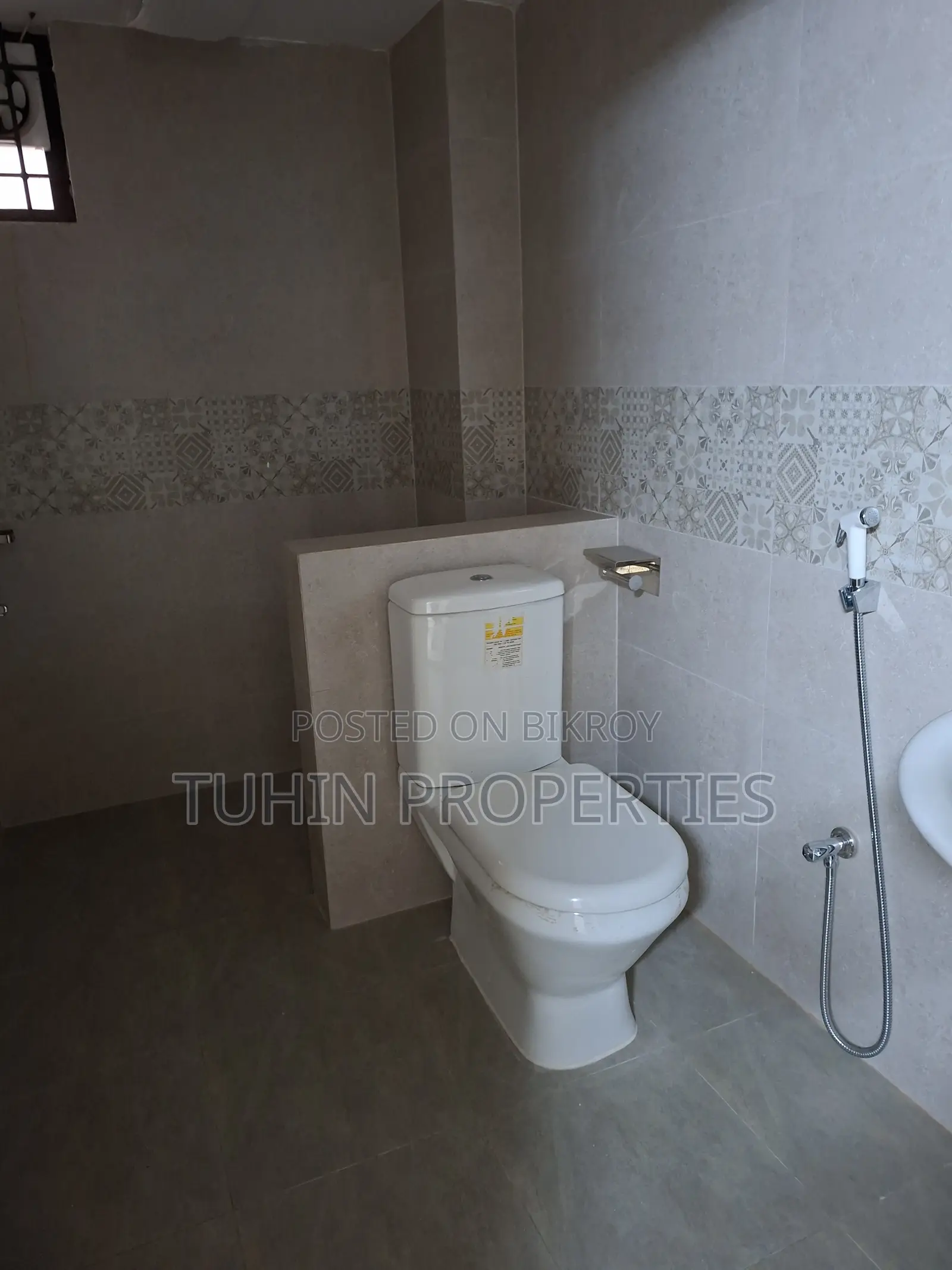 4-bedroom Apartment in Uttara for sale