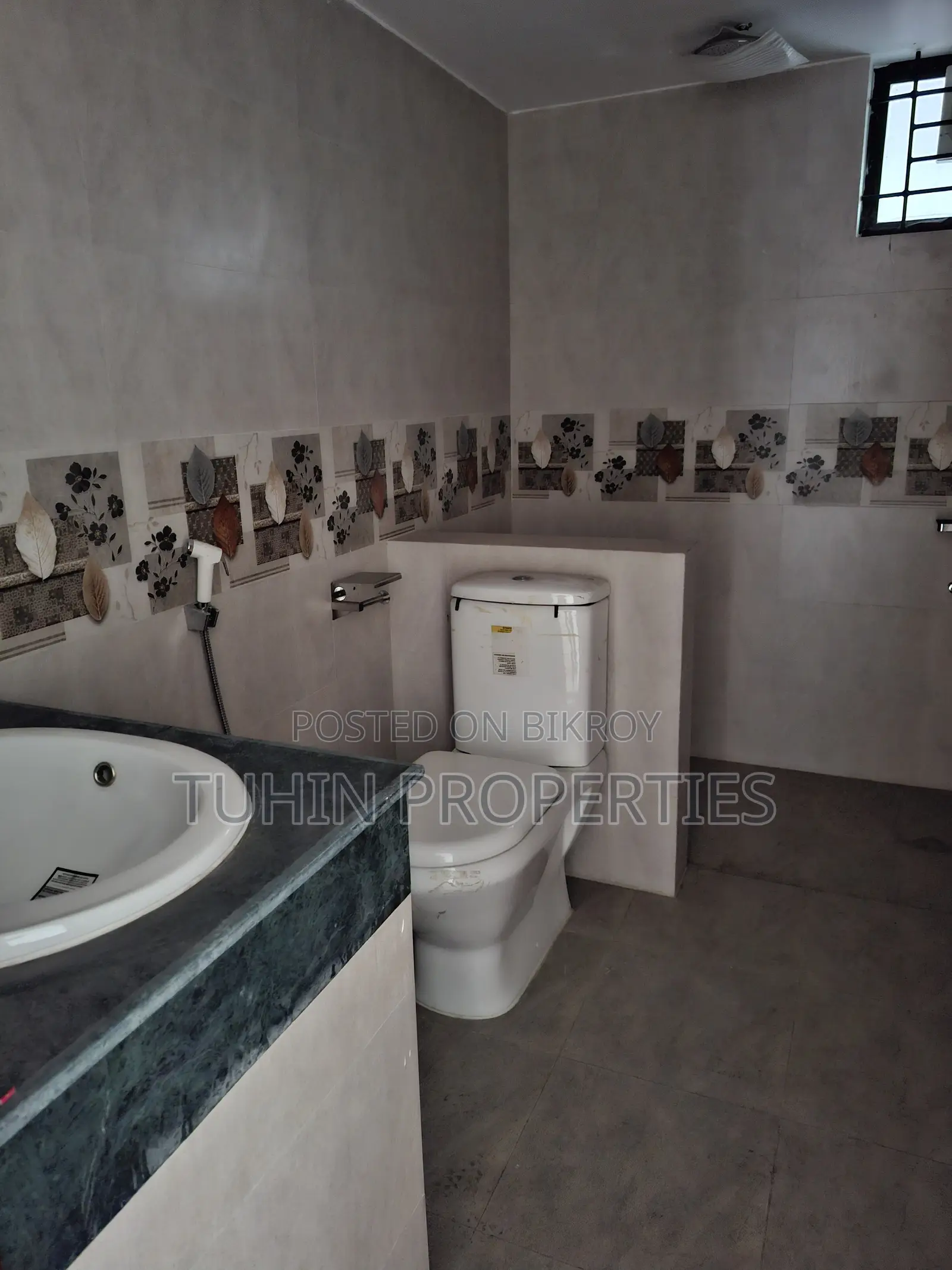 4-bedroom Apartment in Uttara for sale