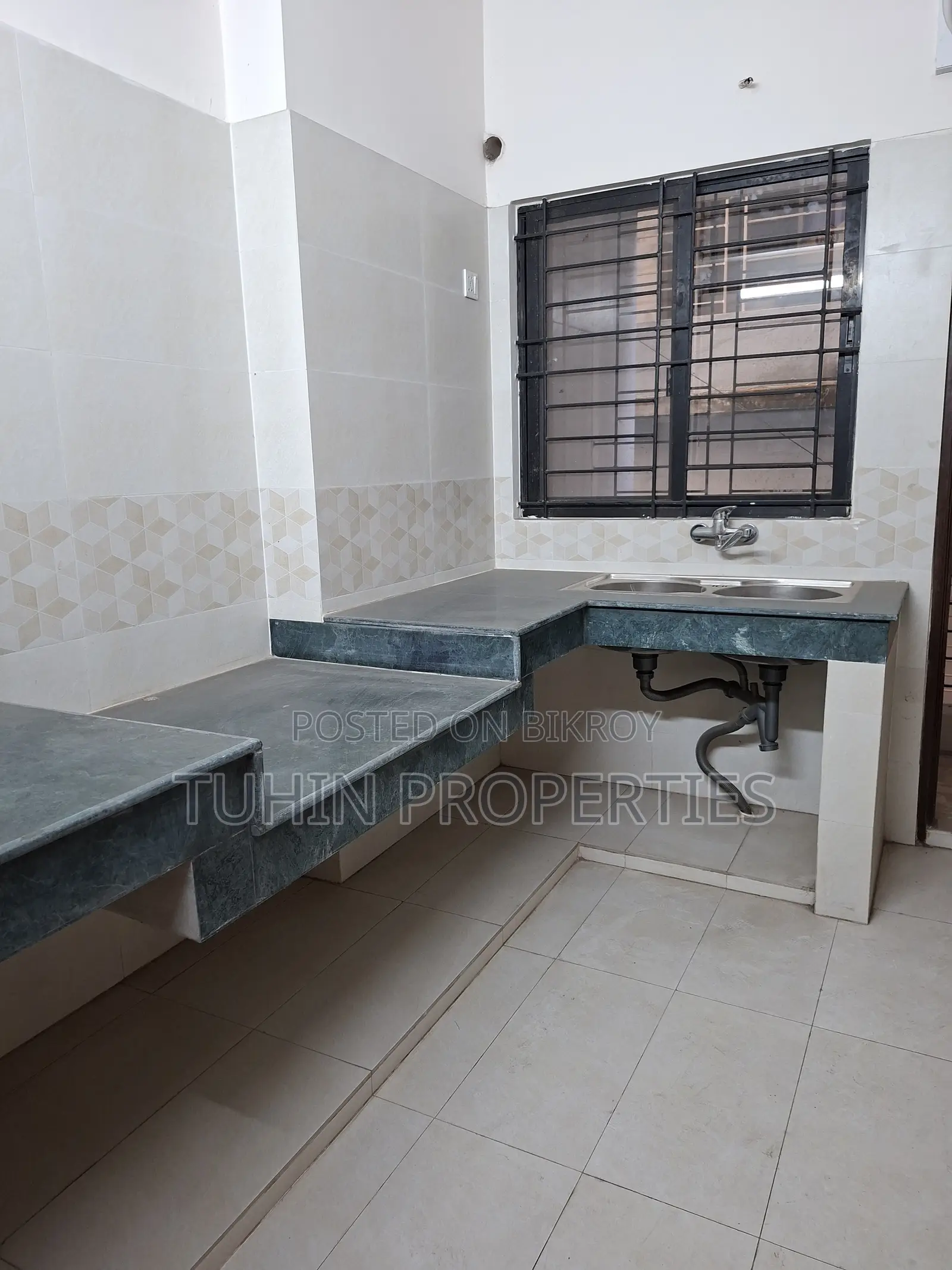 4-bedroom Apartment in Uttara for sale