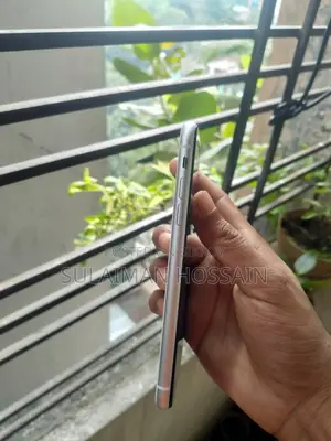 Apple iPhone XR 64 GB White
