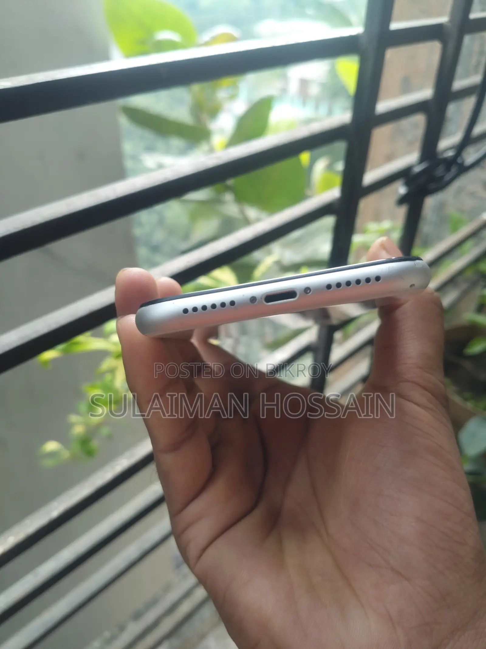 Apple iPhone XR 64 GB White