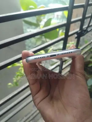 Apple iPhone XR 64 GB White