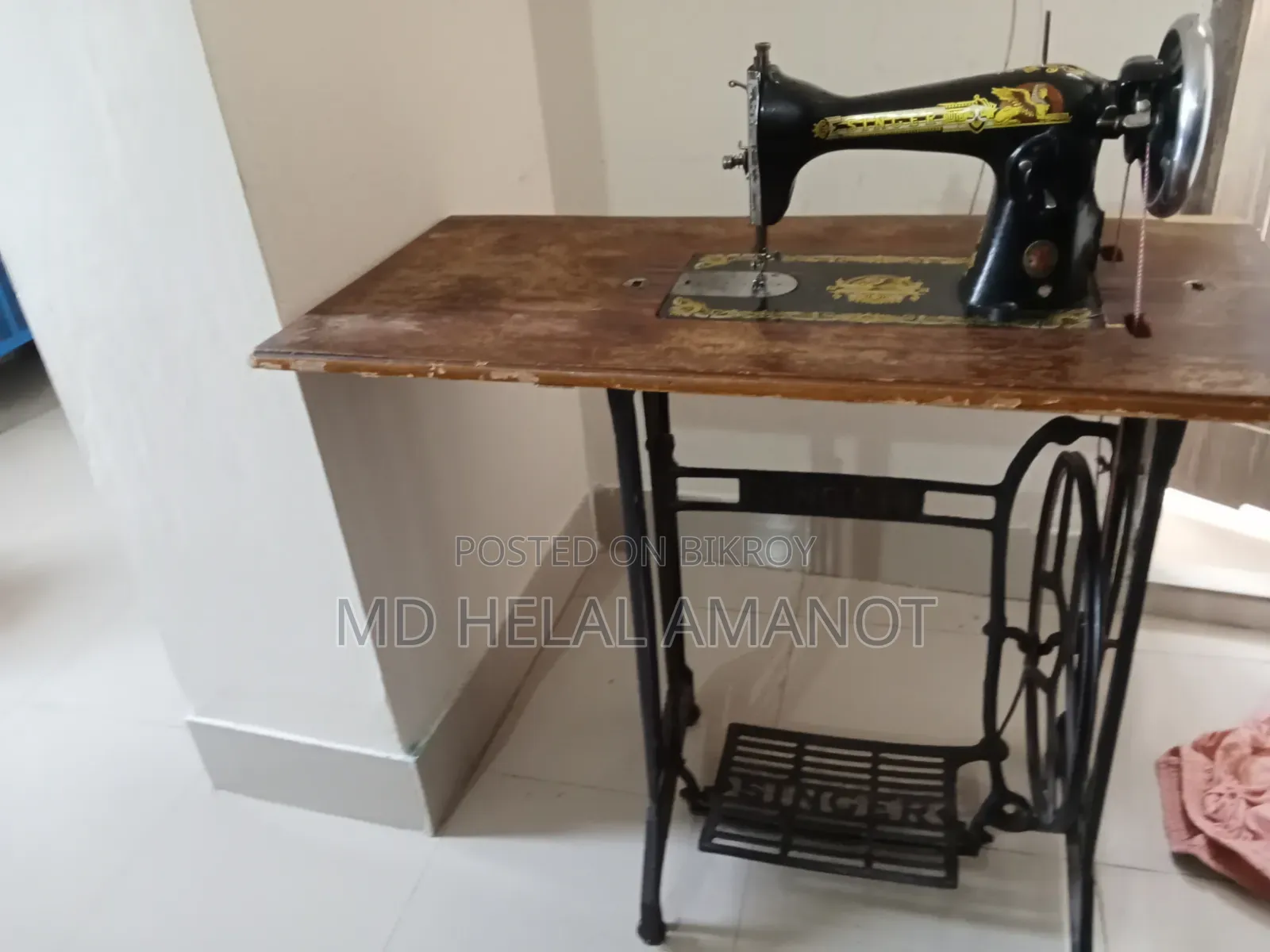 Singer Sewing Machine for Sale