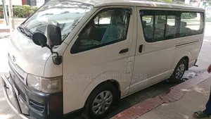 Toyota HiAce 2005 White