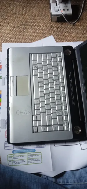Laptop Toshiba 2GB AMD HDD 250GB