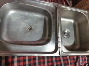 Double large sink with complete setup