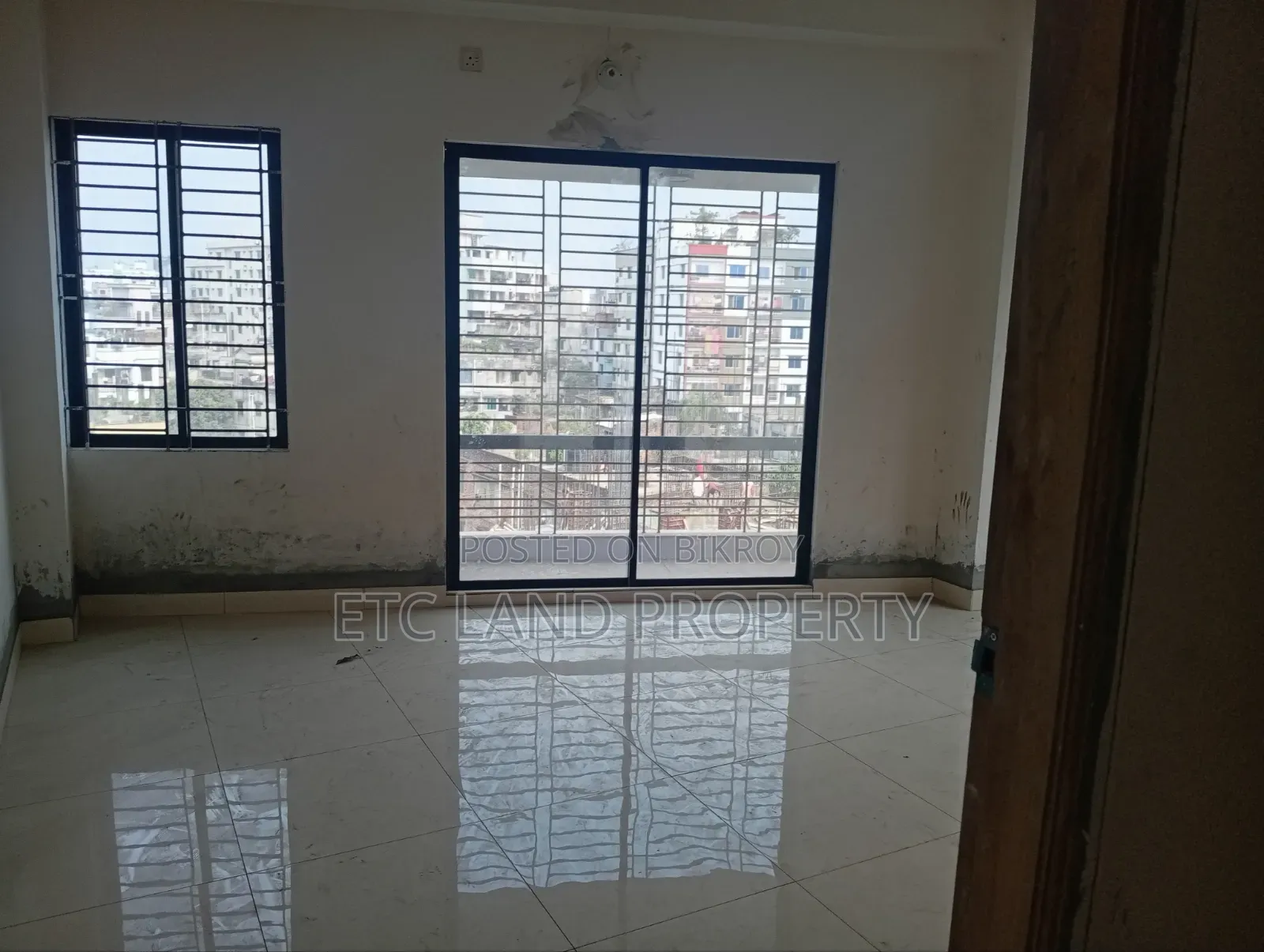 3-Bedroom Apartment in Pirerbugh, 60 Feet Road for Sale