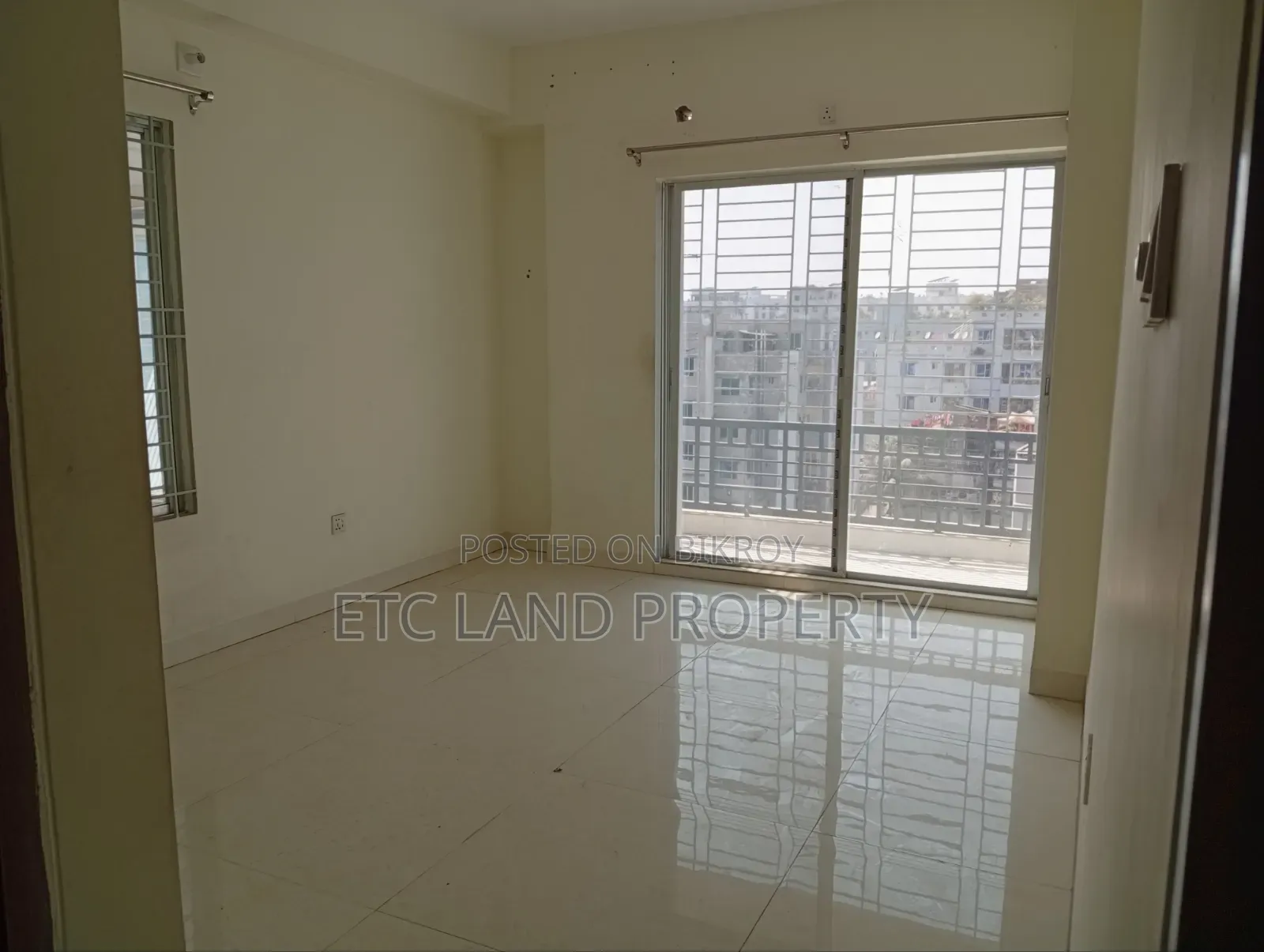 3-Bedroom Apartment in Pirerbugh, 60 Feet Road for Sale