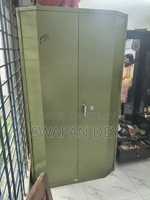 পুরাতন স্টিলের আলমারি (দুই দরজা, লক সহ) — ভালো অবস্থায় | রংপুর
