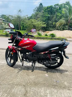 Hero Glamour 2022 Red
