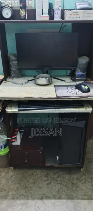 Standard Computer Table
