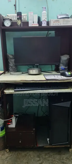 Standard Computer Table