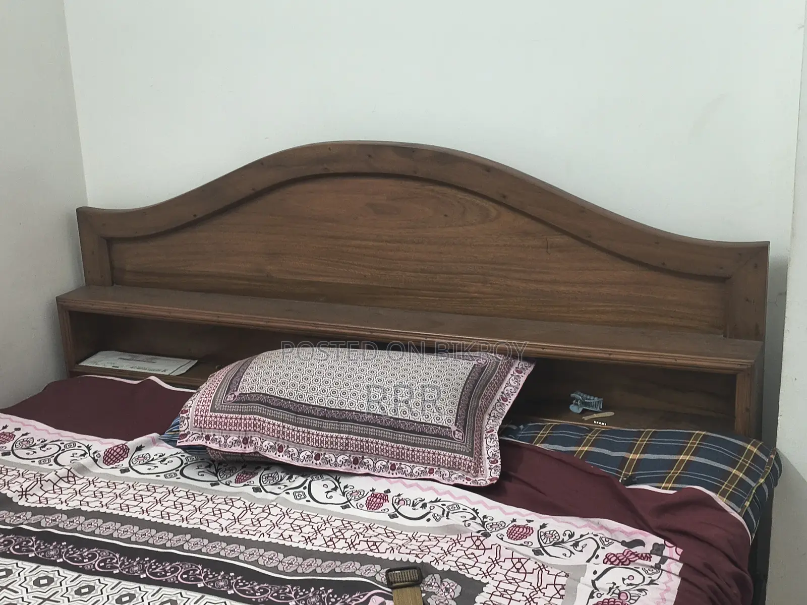 পুরাতন মেহগনি কাঠের ডাবল বেড