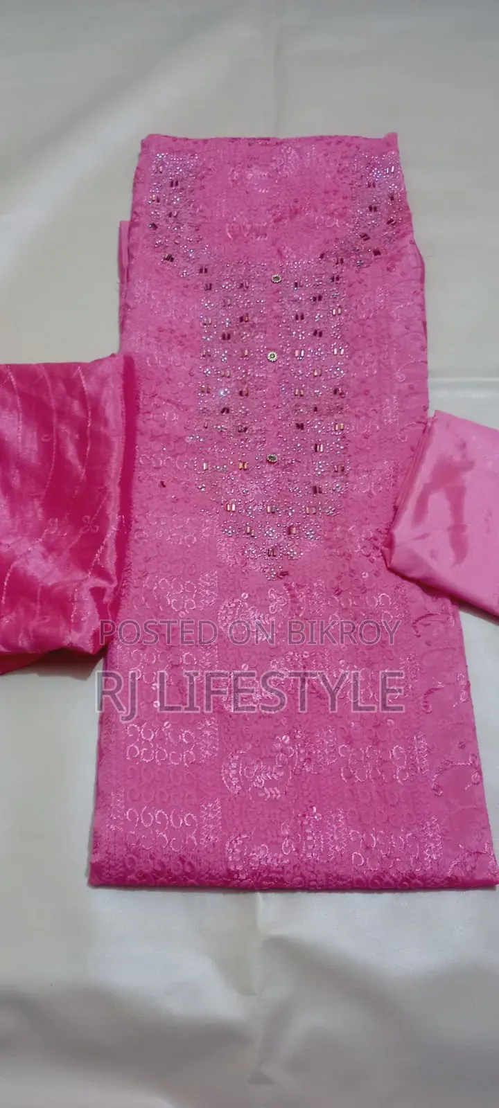 অসাধারণ প্রিমিয়াম কোয়ালিটির এই ড্রেসগুলো