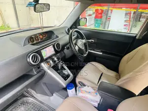 Toyota Rumion 1.5 FWD 2021 Red
