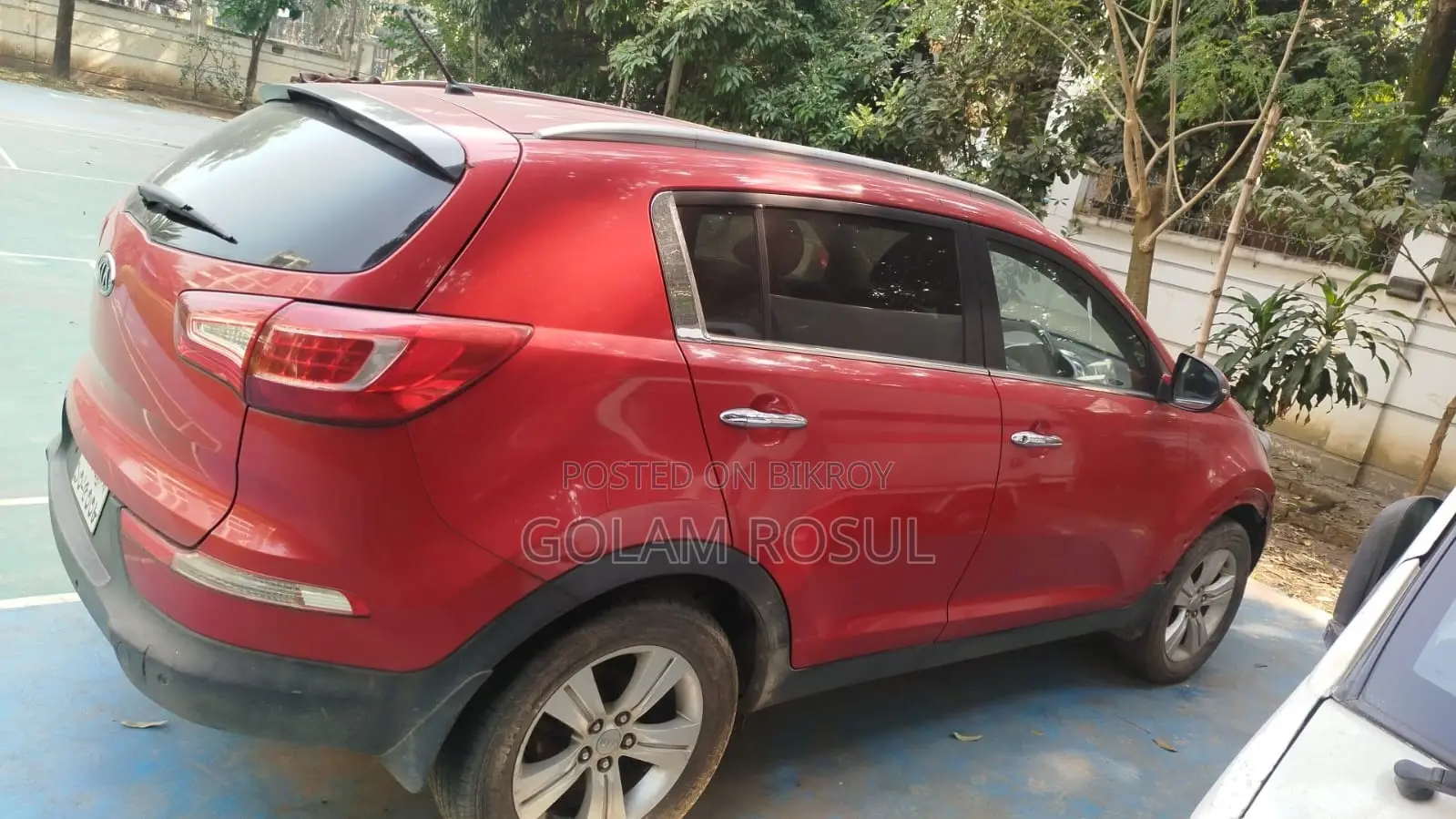 কিয়া স্পোর্টেজ ইএক্স ৪-দরজা এসইউভি (২.৪ লিটার ৪-সিলিন্ডার ৬-গতি স্বয়ংক্রিয়) ২০১১ মেরুন