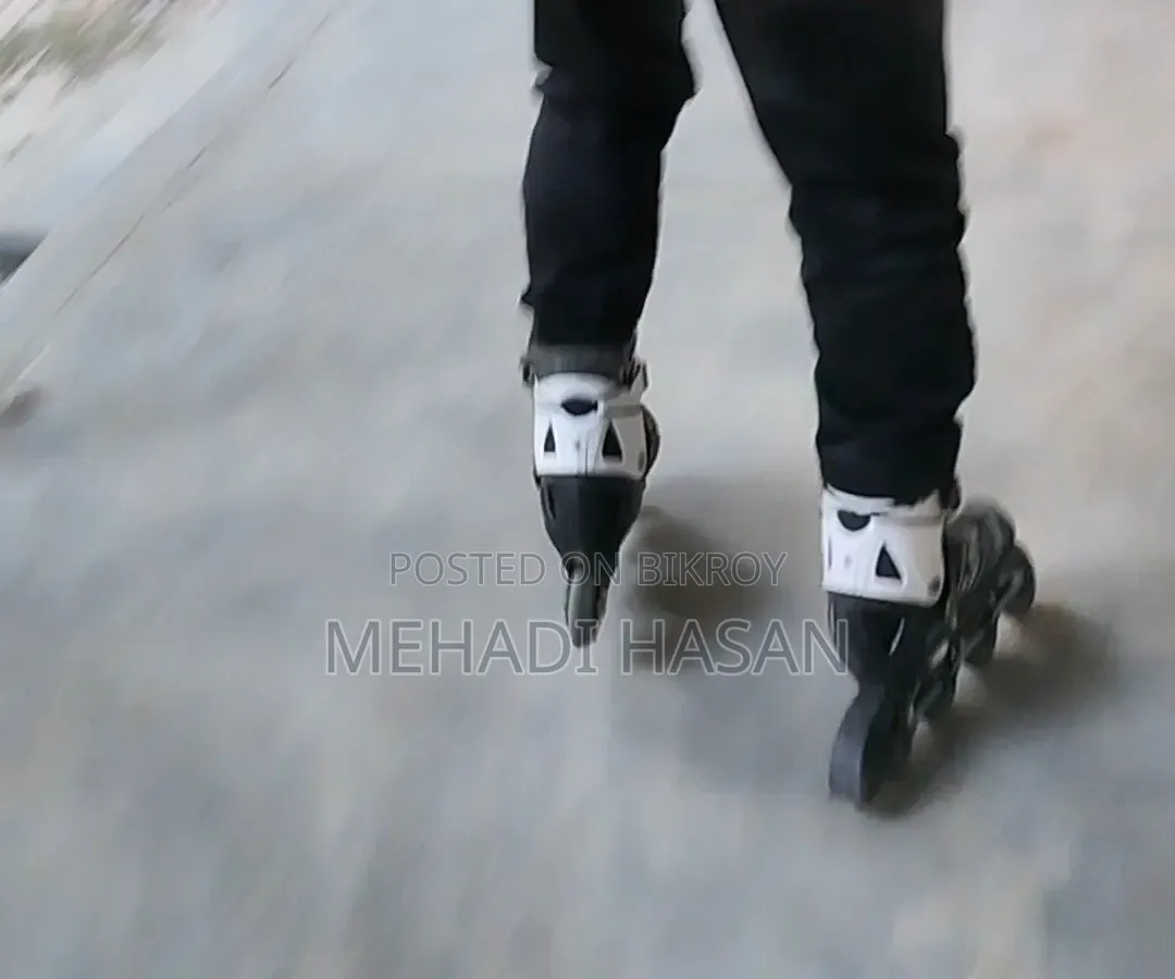 Tian-e Skating Shoes And Safety Guard For Sale (Excellent Condition)