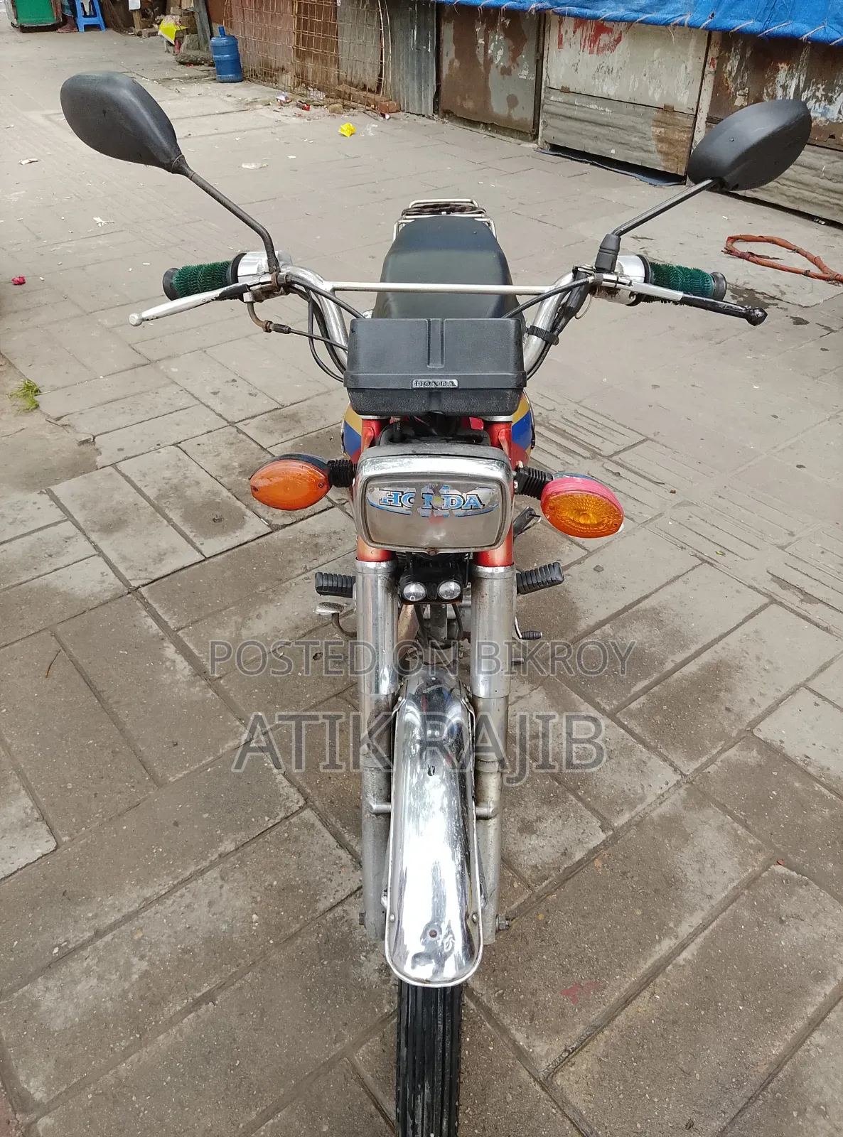 Honda 2005 Red