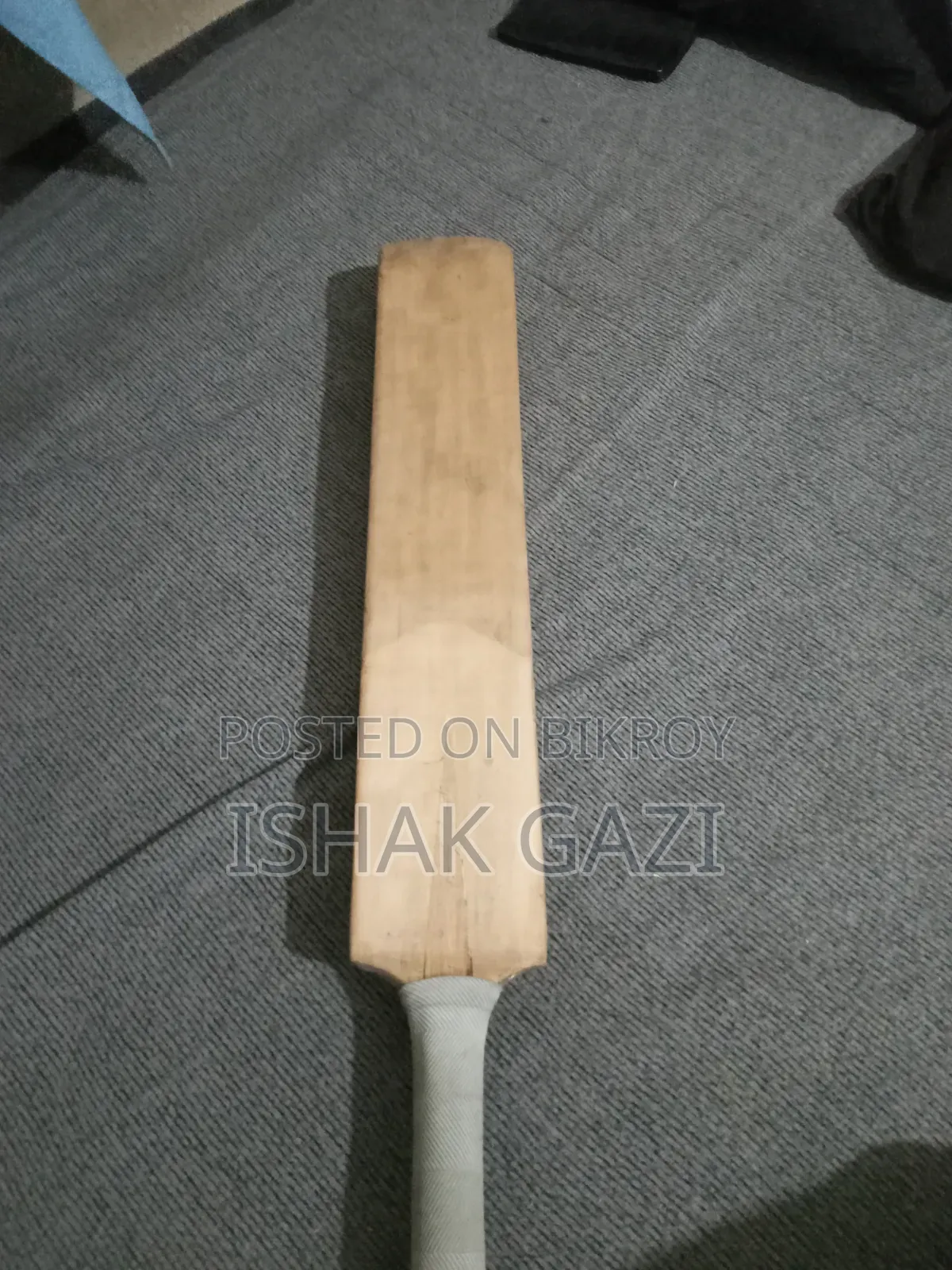 কাঠের বলের ক্রিকেট ব্যাট