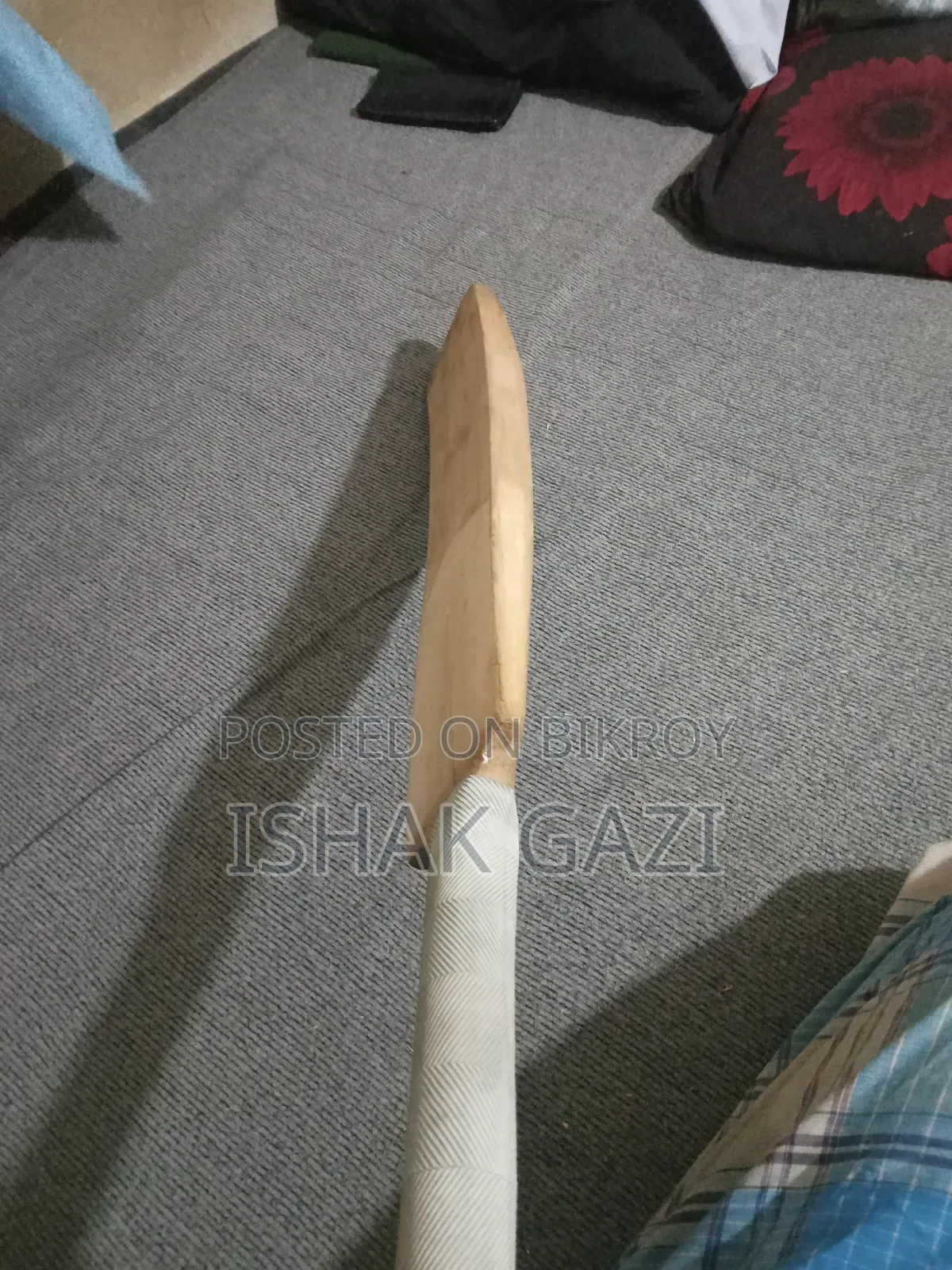 কাঠের বলের ক্রিকেট ব্যাট