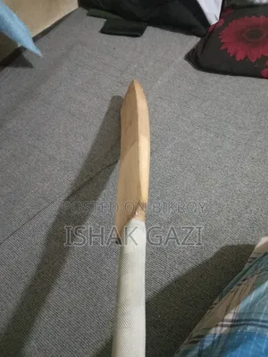 কাঠের বলের ক্রিকেট ব্যাট