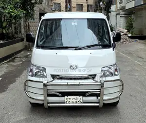 Toyota Noah 2010 White