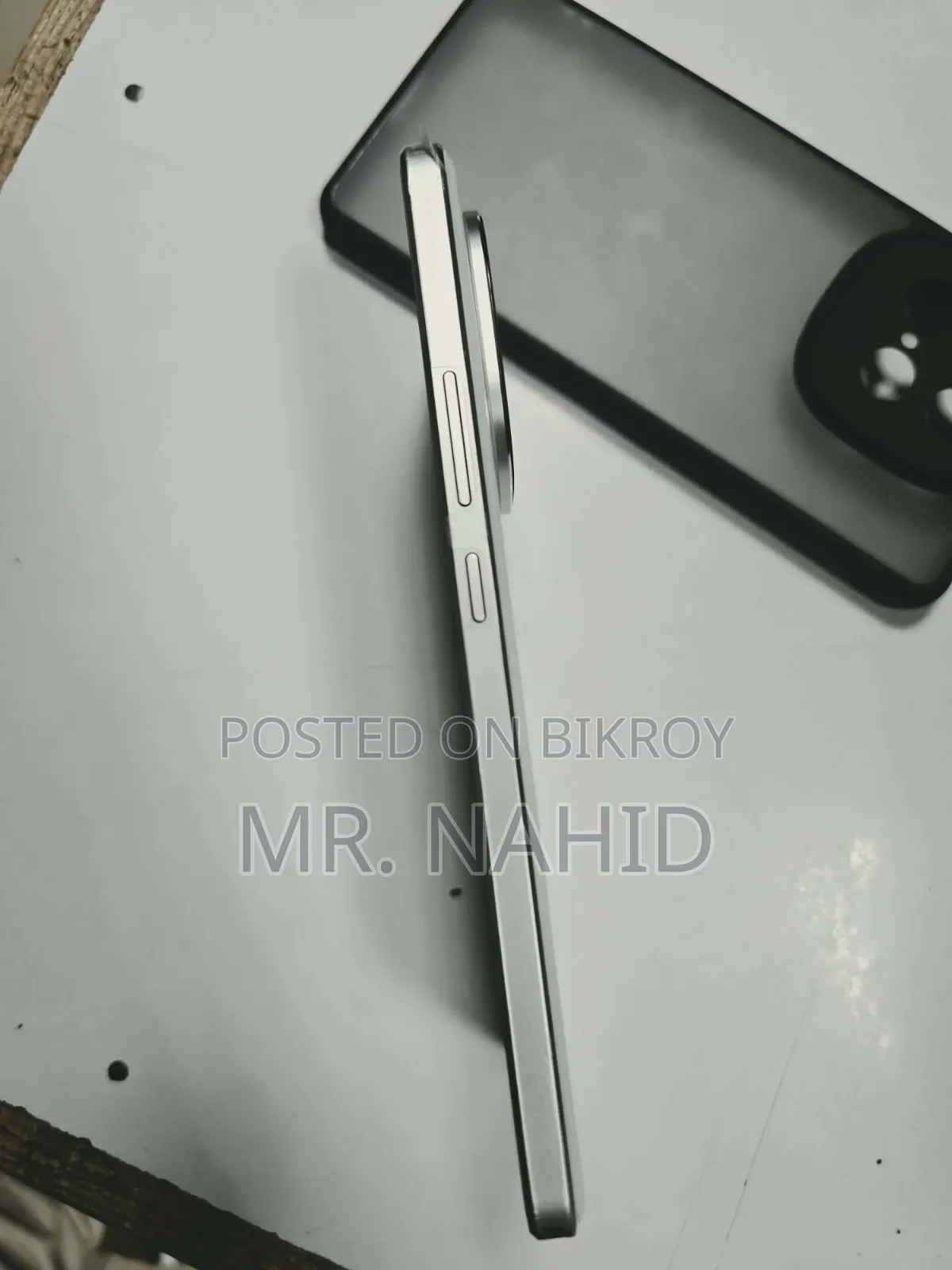 নতুন iQOO Z10 ২৫৬ জিবি সাদা