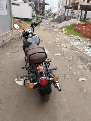 Royal Enfield Classic 350 ২০২৫ কালো