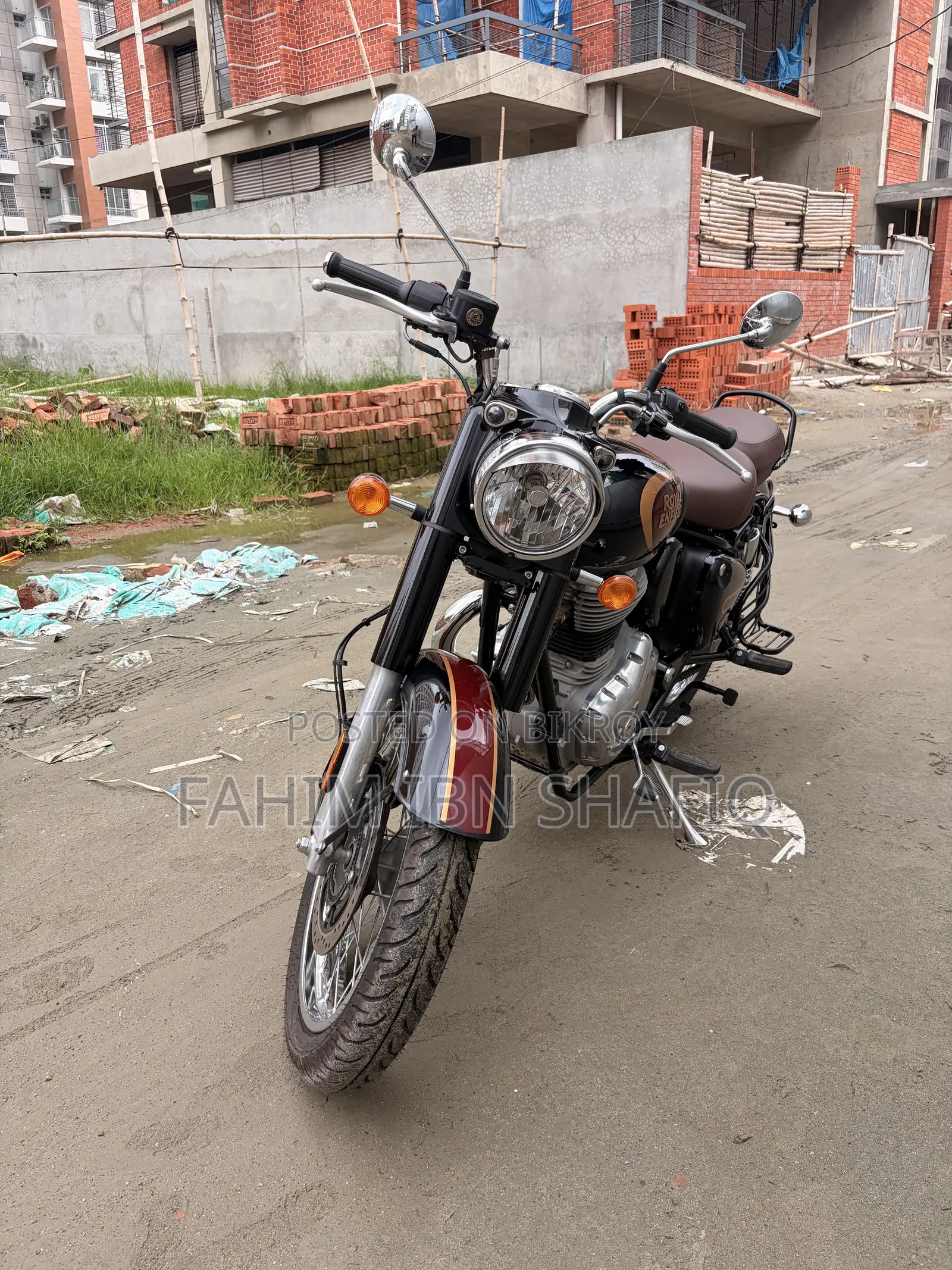 Royal Enfield Classic 350 ২০২৫ কালো