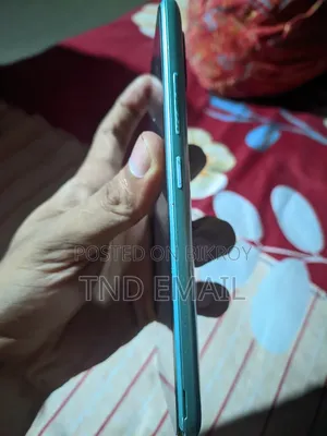 ওয়ালটন ৩২ জিবি নীল