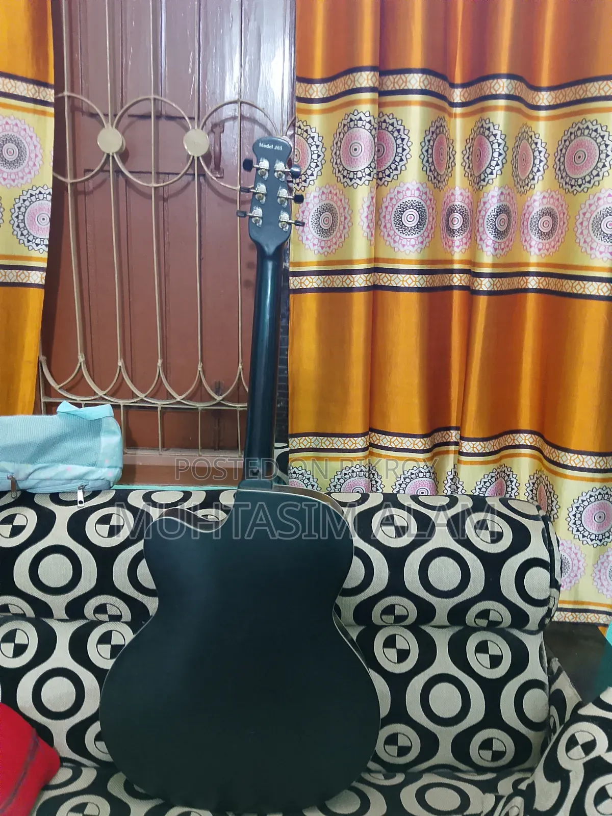 সিগনেচার গিটার