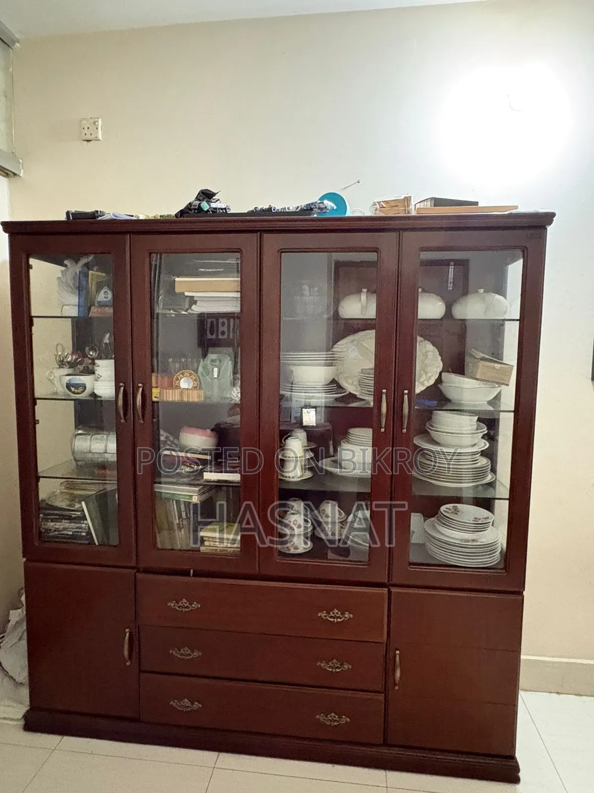Display Cabinet (Akhter Furnishers)