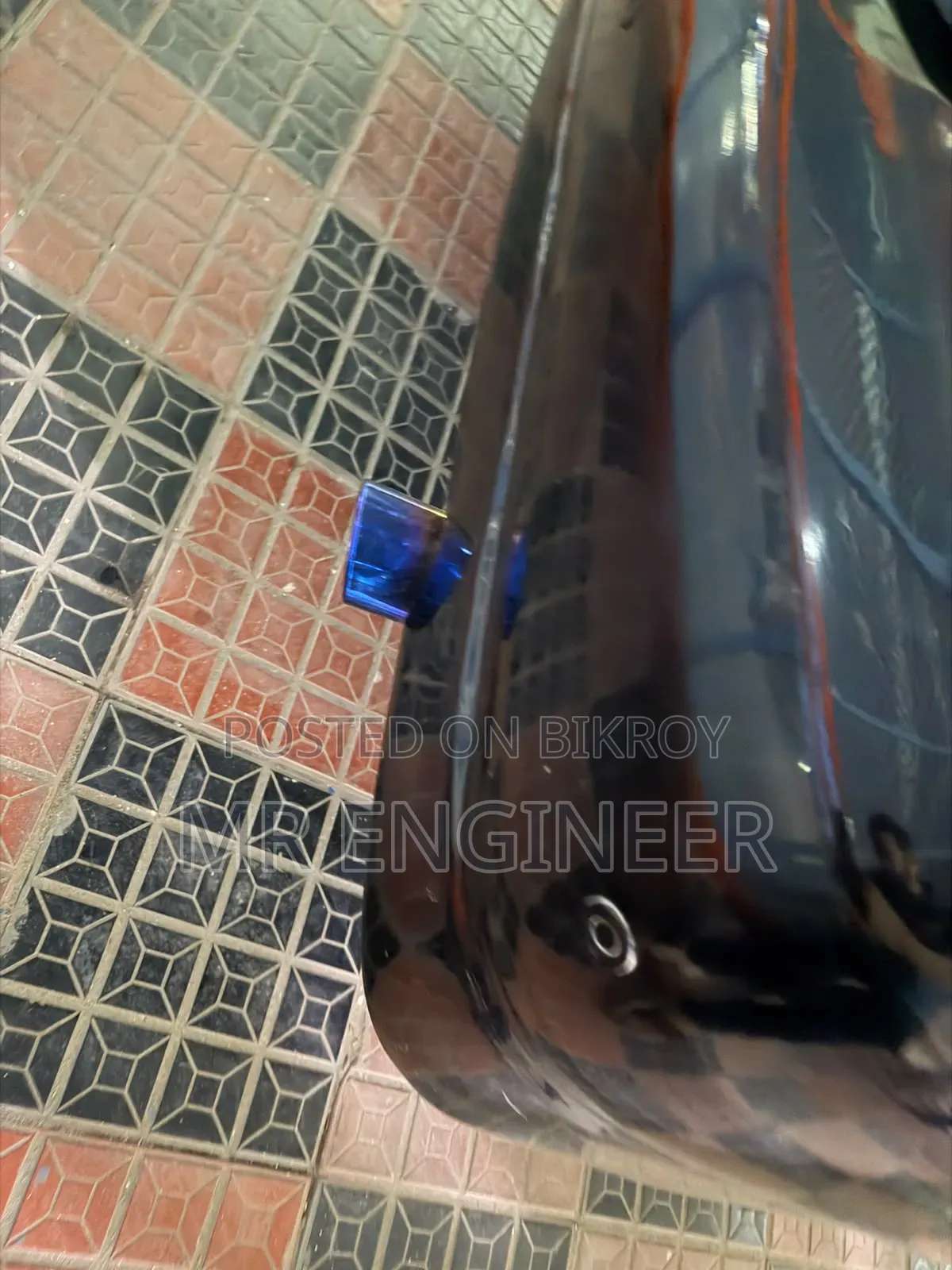 মিতসুবিশি ল্যান্সার ২০১১ কালো