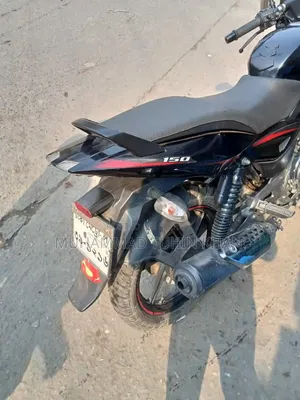 বাজাজ পালসার ১৫০ ২০১৮ কালো