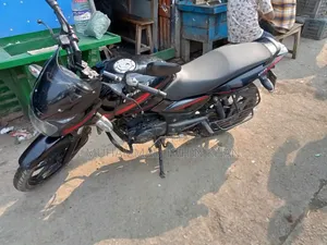 বাজাজ পালসার ১৫০ ২০১৮ কালো