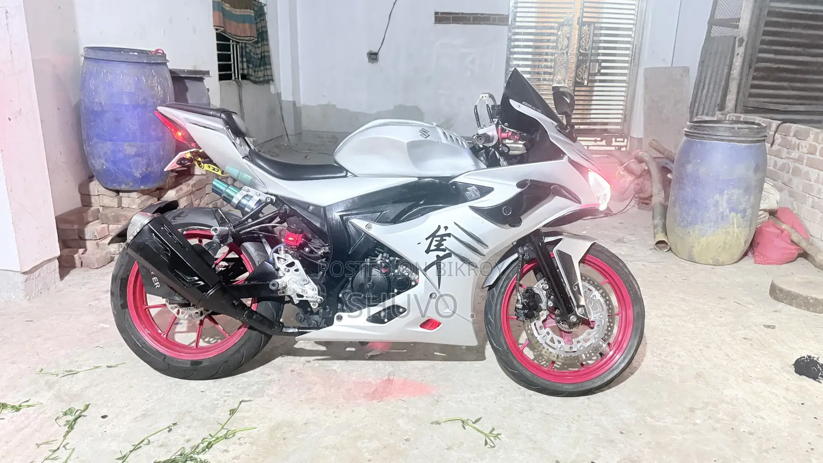 Suzuki GSX-R 2022 Silver