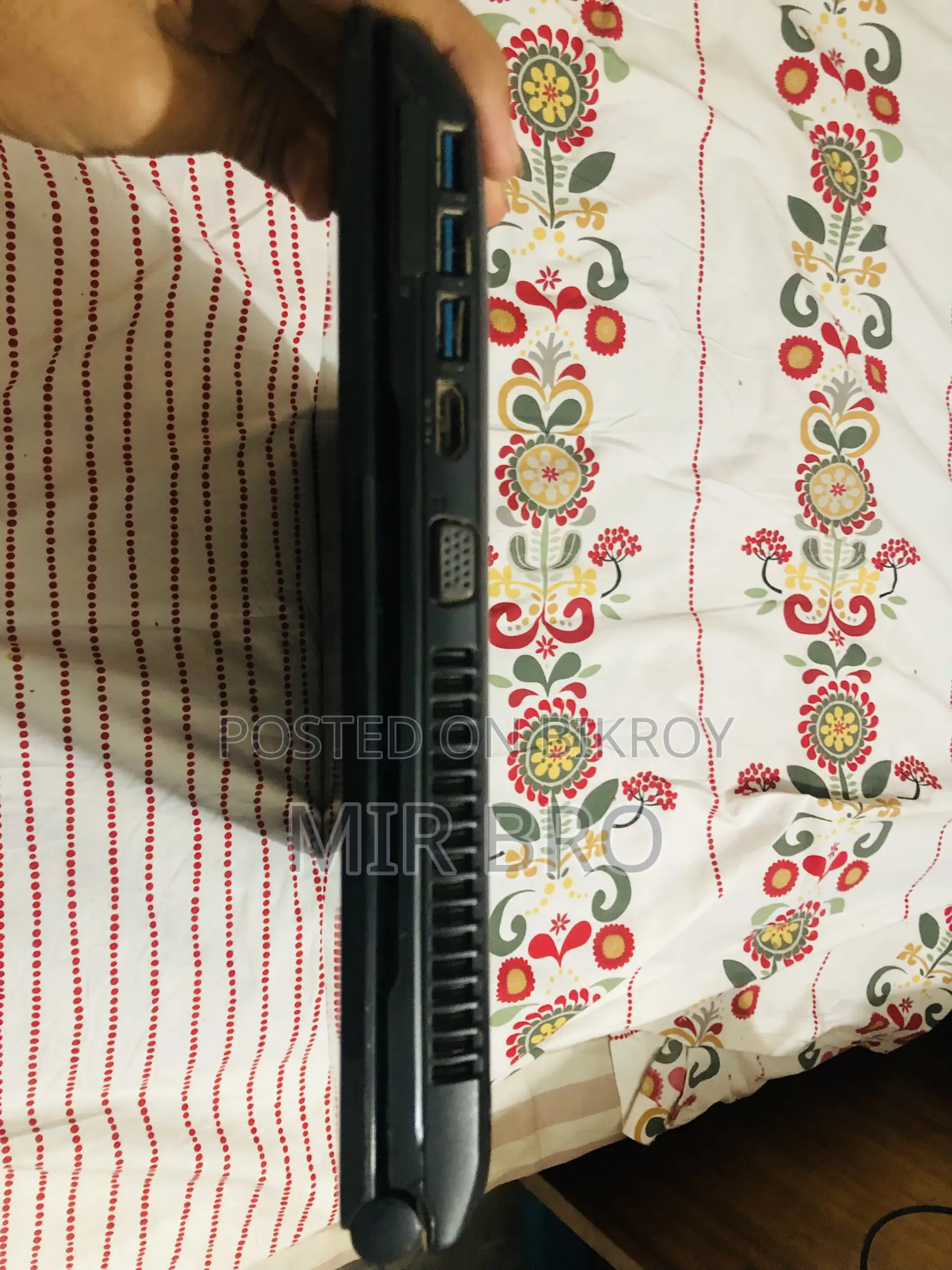 Laptop Fujitsu Lifebook AH532 4GB Intel Core i3 HDD 16 GB