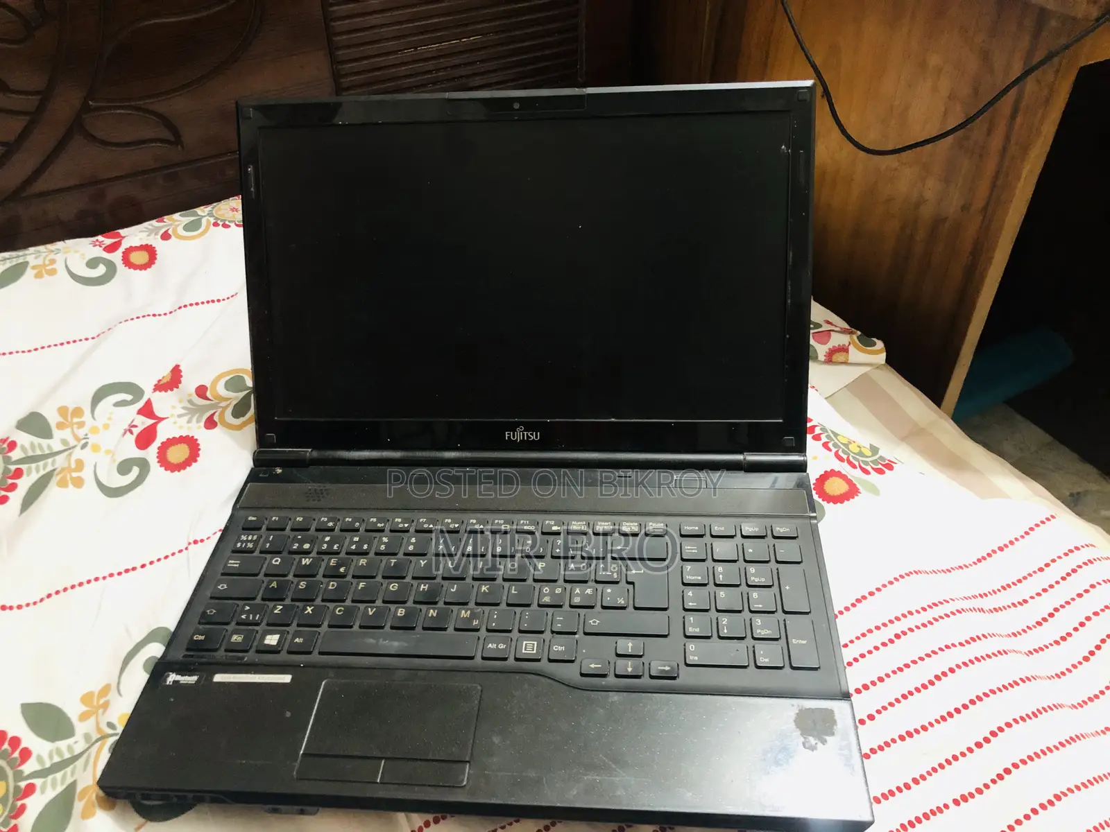 Laptop Fujitsu Lifebook AH532 4GB Intel Core i3 HDD 16 GB
