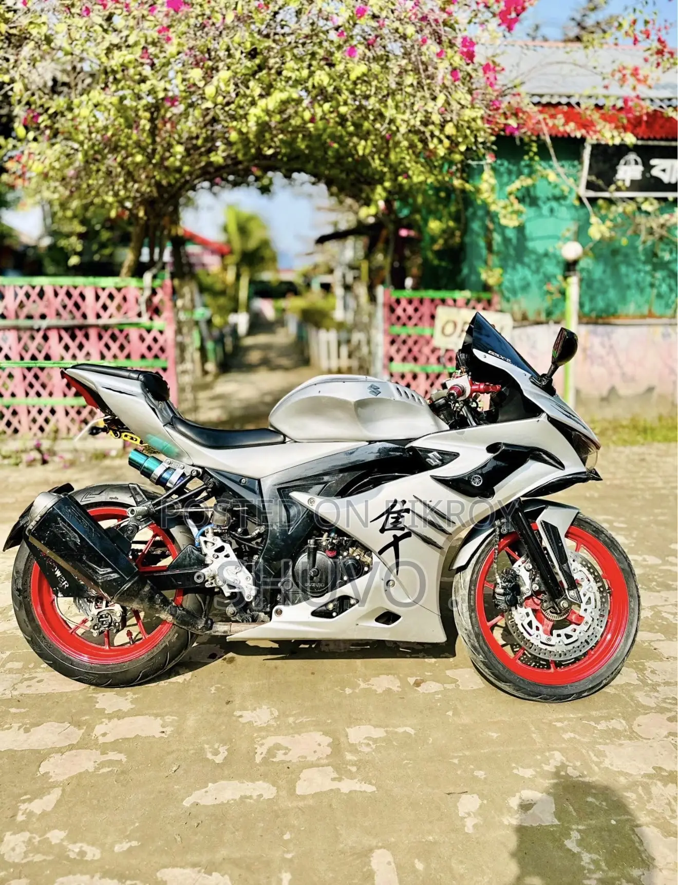 Suzuki GSX-R 2022 Silver