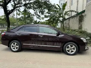 টয়োটা প্রিমিও ১.৫ ফ্রন্ট-হুইল ড্রাইভ ২০১৫ বারগান্ডি