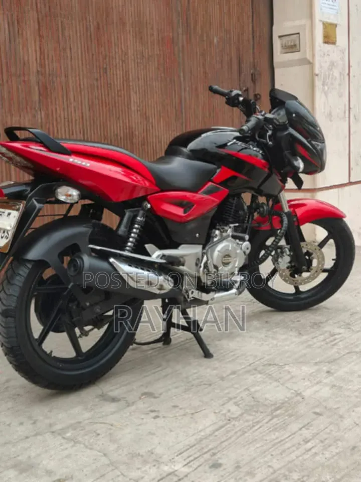 Bajaj Pulsar 150 2015 Red