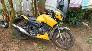 TVS Apache RTR 160 2V 2018 Yellow