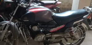 Yamaha 2006 Black