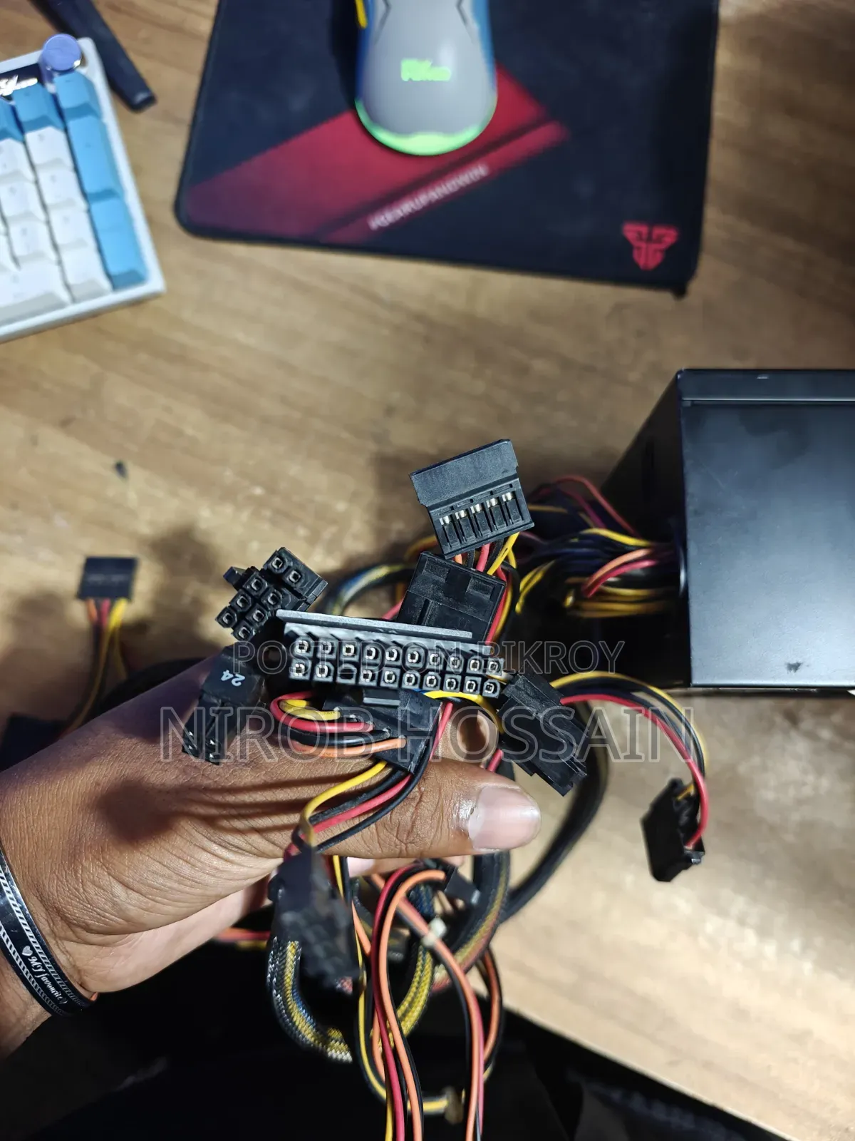 Gigabyte 720w Power Supply