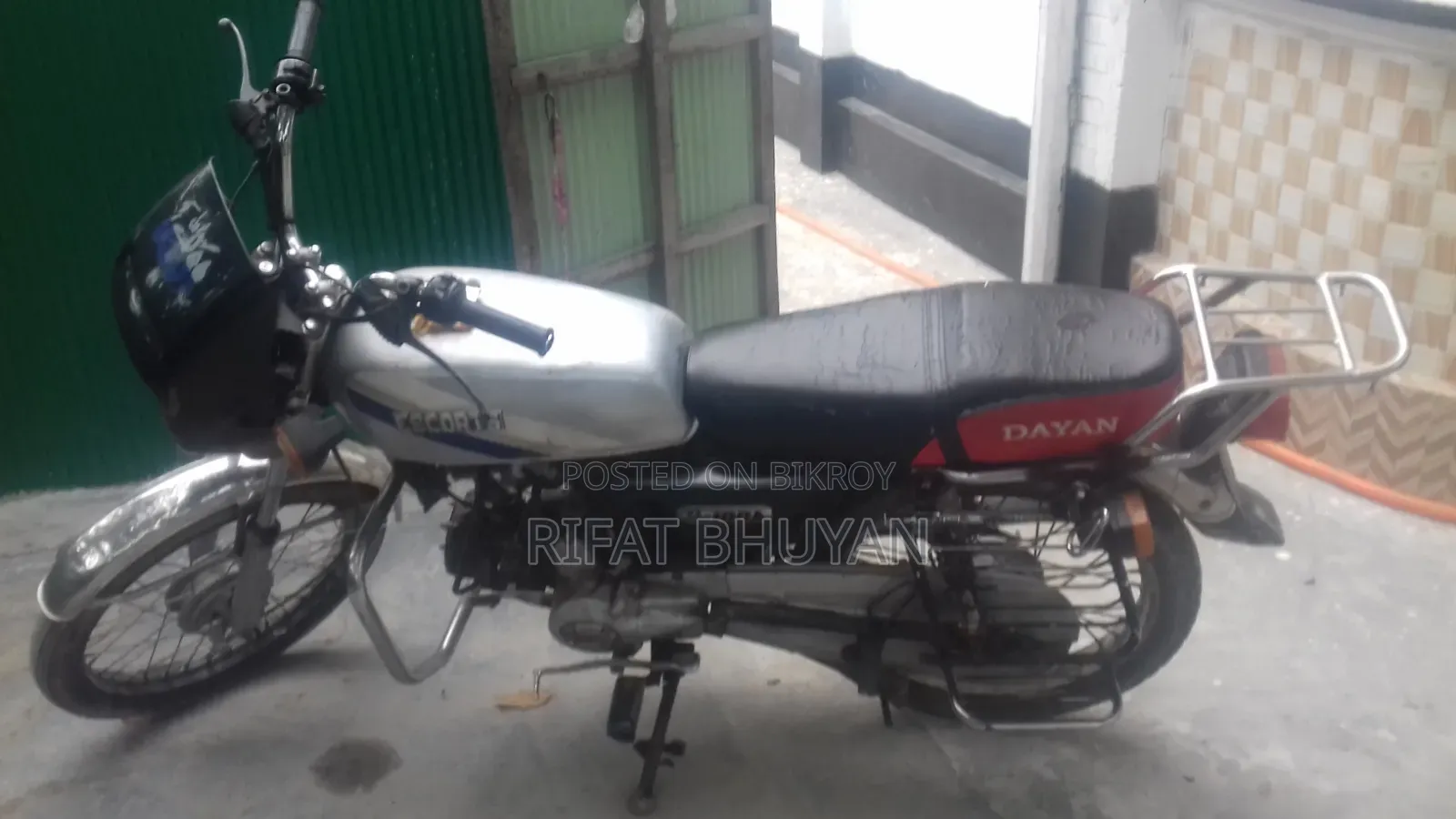 দায়াং ডিওয়াই১০০-এ ২০০৫ সিলভার