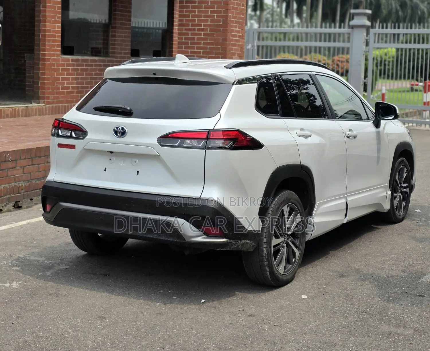 Toyota Corolla Cross 1.8 Hybrid AWD 2021 Pearl