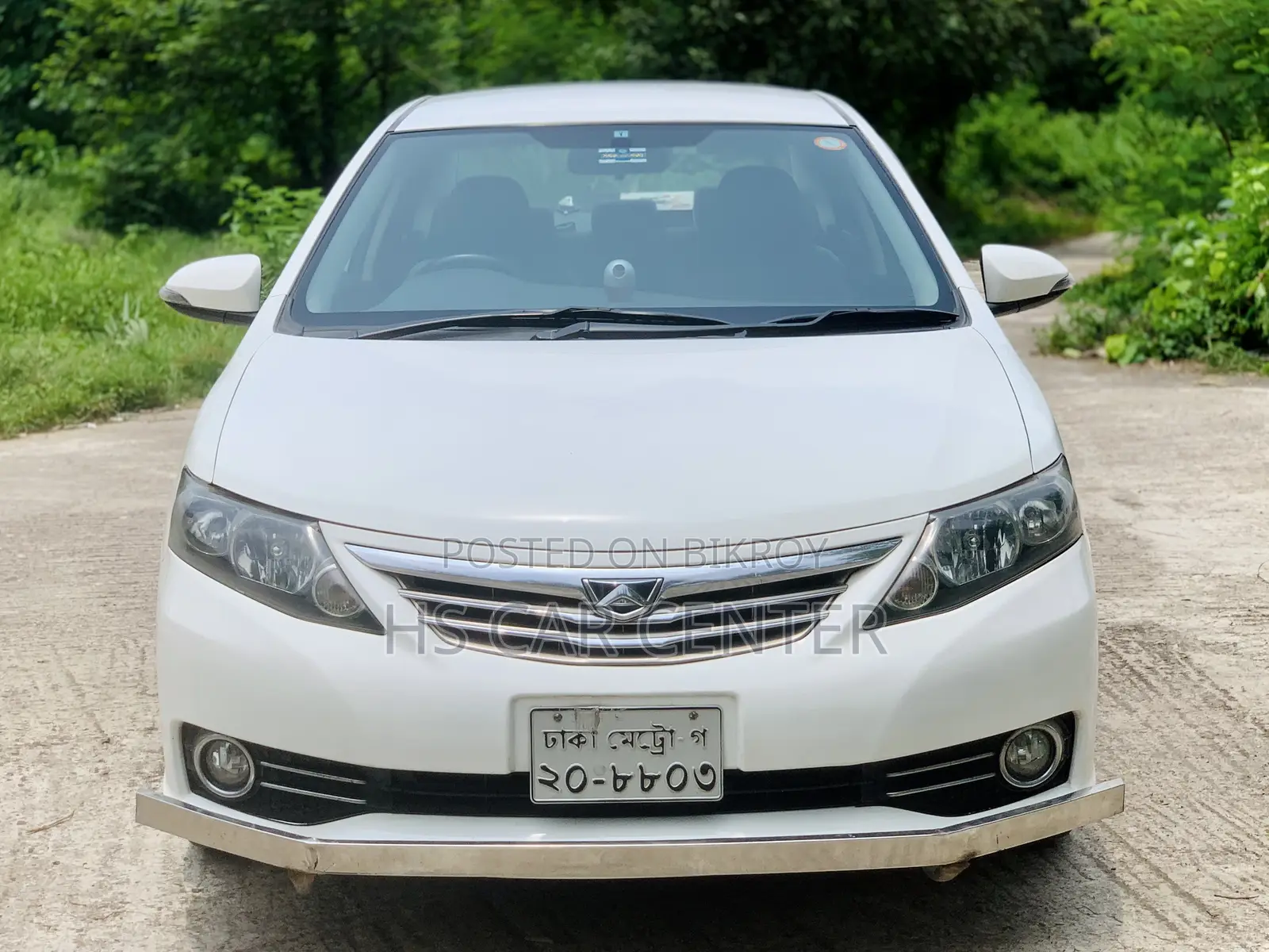 টয়োটা অ্যালিয়ন ২০১২ সাদা
